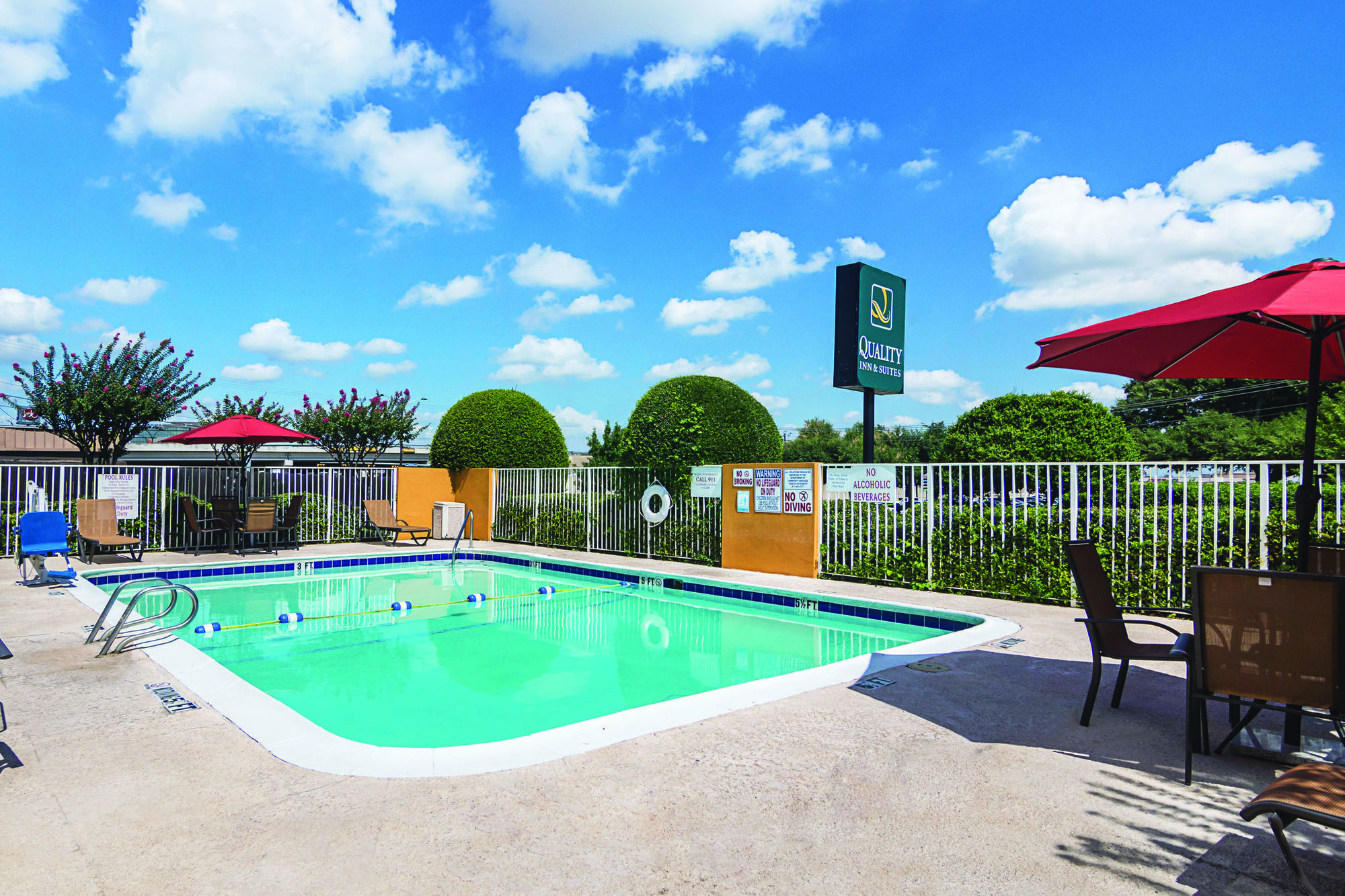 Days Inn & Suites By Wyndham Arlington Near Six Flags Faciliteter billede