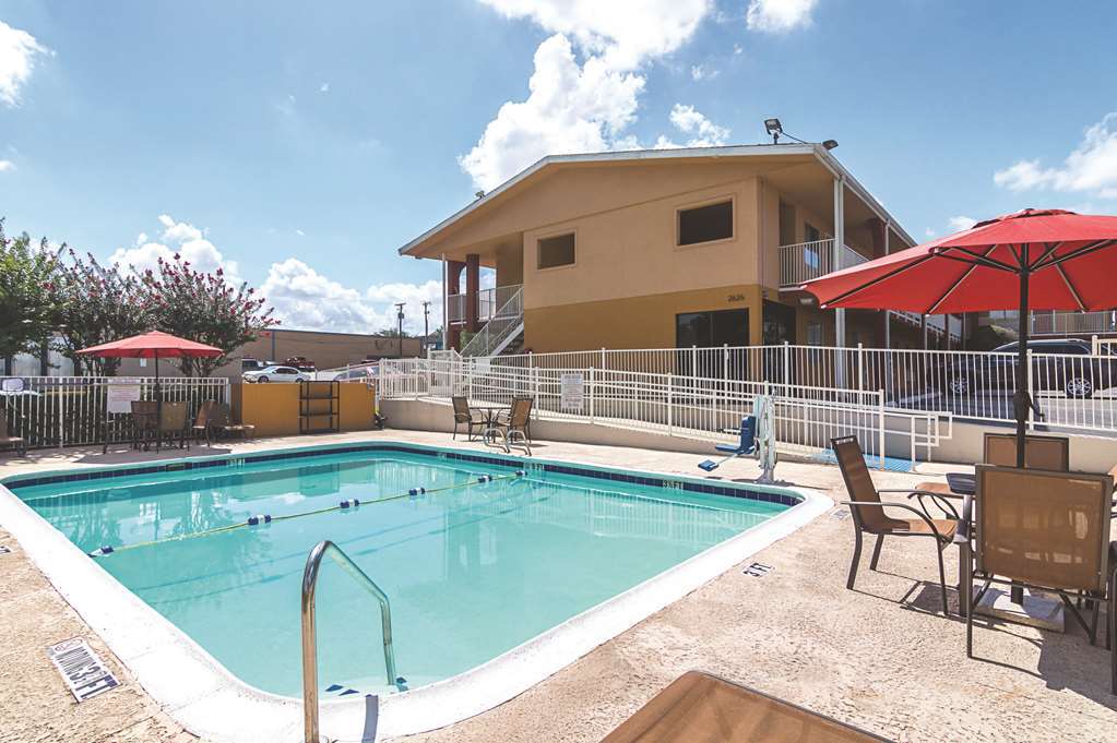 Days Inn & Suites By Wyndham Arlington Near Six Flags Faciliteter billede